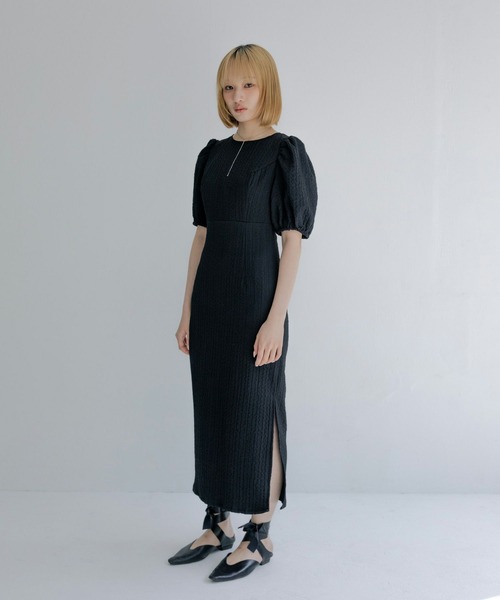 mimi toujours(ミミトゥジュール)の「パフスリーブ バックシャン ワンピース mimi toujours×nono(ワンピース・レディース・ホワイト/ブラック/ピンク・M)」の4枚目の写真