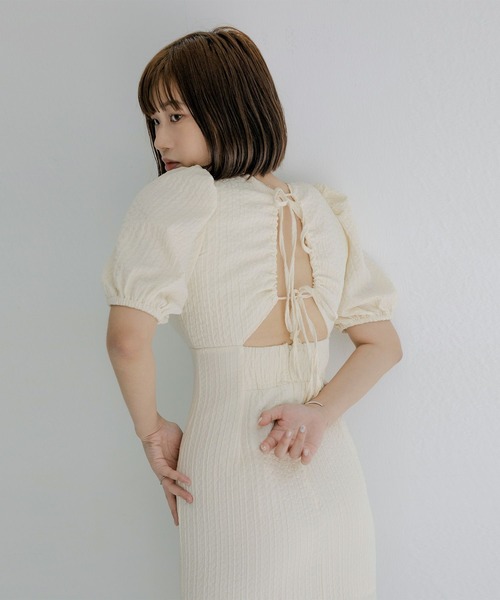 mimi toujours(ミミトゥジュール)の「パフスリーブ バックシャン ワンピース mimi toujours×nono(ワンピース・レディース・ホワイト/ブラック/ピンク・M)」の8枚目の写真