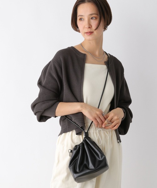 LEPSIM（レプシィム）の「フェイクレザーミニ巾着　105144（ショルダーバッグ・レディース・シルバー/ライトイエロー/ブラック・ONE SIZE）」の7枚目の写真