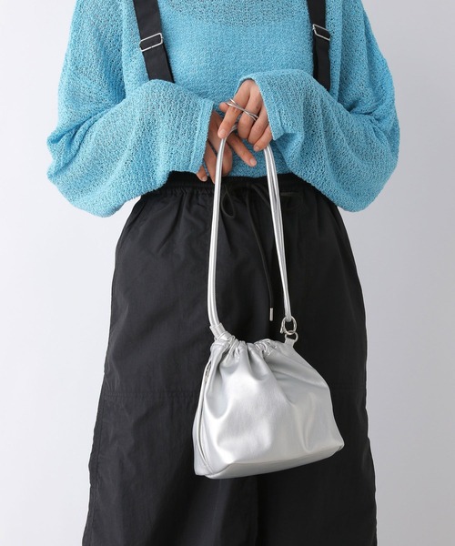 LEPSIM（レプシィム）の「フェイクレザーミニ巾着　105144（ショルダーバッグ・レディース・シルバー/ライトイエロー/ブラック・ONE SIZE）」の14枚目の写真