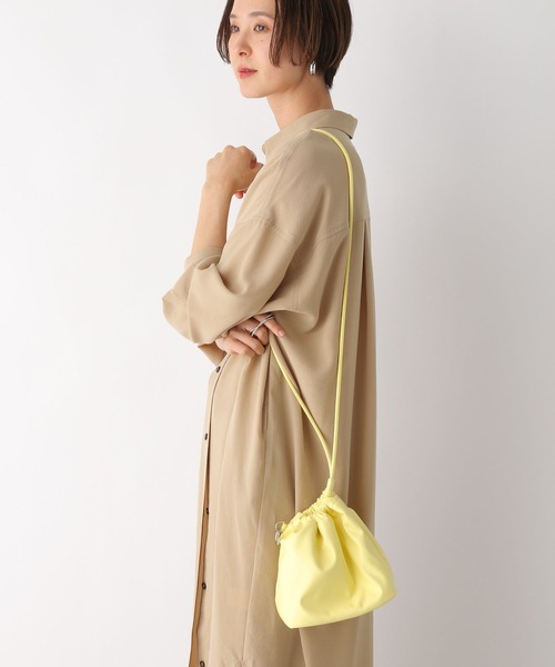 LEPSIM（レプシィム）の「フェイクレザーミニ巾着　105144（ショルダーバッグ・レディース・シルバー/ライトイエロー/ブラック・ONE SIZE）」の19枚目の写真