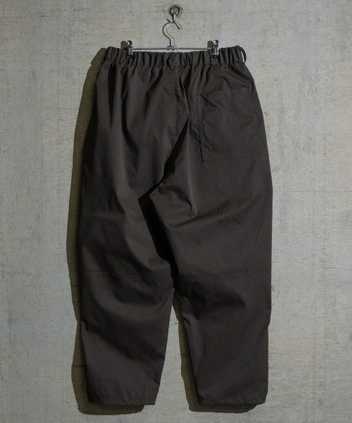 JOHN'S CLOSET(ジョンズクローゼット)の「【t】ナチュラルストレッチ裾ドローコード バルーンワイドパンツ(スラックス・メンズ・ブラック/カーキ/マスタード/ロイヤルブルー/ホワイト/ブラウン/グリーン・X-LARGE/MEDIUM/LARGE)」の10枚目の写真