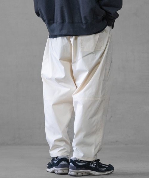 JOHN'S CLOSET(ジョンズクローゼット)の「【t】ナチュラルストレッチ裾ドローコード バルーンワイドパンツ(スラックス・メンズ・ブラック/カーキ/マスタード/ロイヤルブルー/ホワイト/ブラウン/グリーン・X-LARGE/MEDIUM/LARGE)」の13枚目の写真