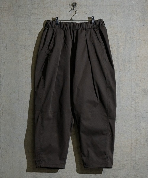 JOHN'S CLOSET(ジョンズクローゼット)の「【t】ナチュラルストレッチ裾ドローコード バルーンワイドパンツ(スラックス・メンズ・ブラック/カーキ/マスタード/ロイヤルブルー/ホワイト/ブラウン/グリーン・X-LARGE/MEDIUM/LARGE)」の9枚目の写真