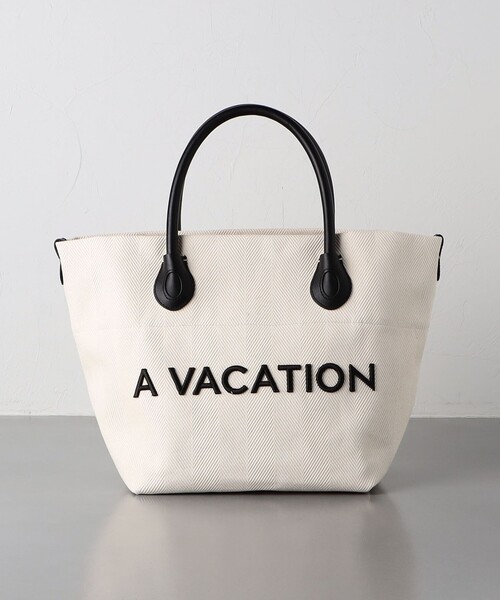 A VACATION　VAST　トートバッグ　キャンバス　M ロゴ入　ネイビー A VACATION（アヴァケーション）の「＜A VACATION＞VAST M トート