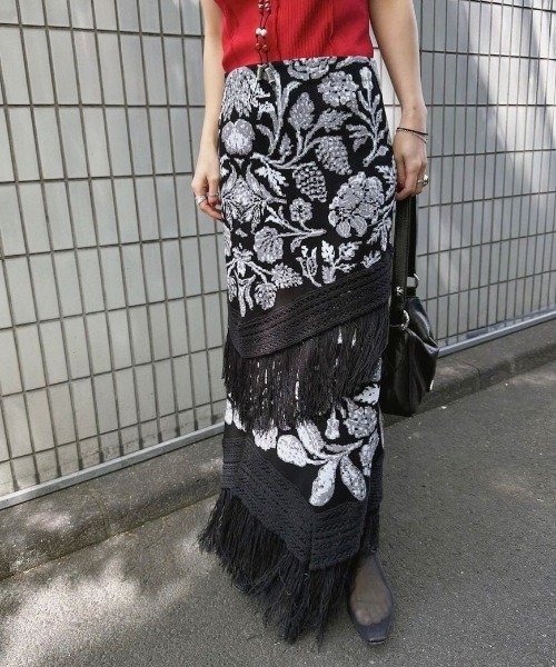 Ameri(アメリ)の「RUG JACQUARD KNIT SKIRT(スカート・レディース・カーキ/ブラック/ターコイズブルー・MEDIUM/SMALL)」の16枚目の写真