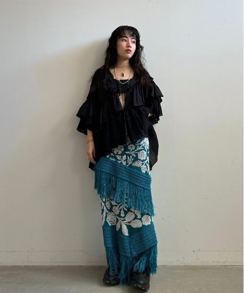 Ameri(アメリ)の「RUG JACQUARD KNIT SKIRT(スカート・レディース・カーキ/ブラック/ターコイズブルー・MEDIUM/SMALL)」の18枚目の写真