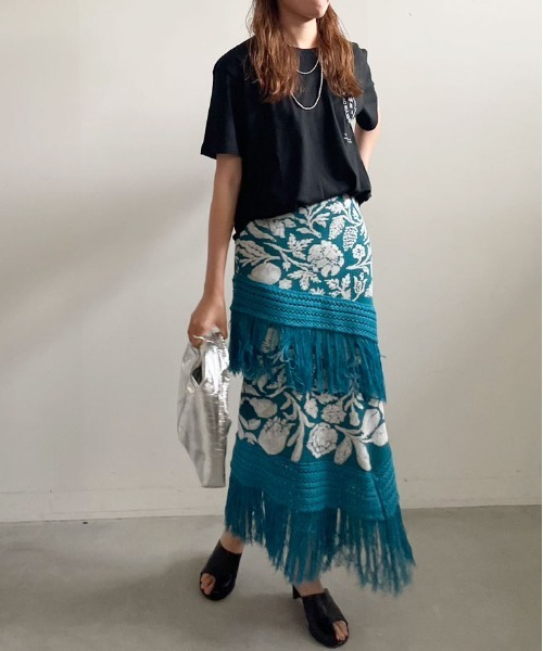 Ameri(アメリ)の「RUG JACQUARD KNIT SKIRT(スカート・レディース・カーキ/ブラック/ターコイズブルー・MEDIUM/SMALL)」の21枚目の写真
