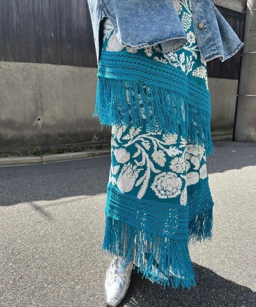 Ameri(アメリ)の「RUG JACQUARD KNIT SKIRT(スカート・レディース・カーキ/ブラック/ターコイズブルー・MEDIUM/SMALL)」の20枚目の写真