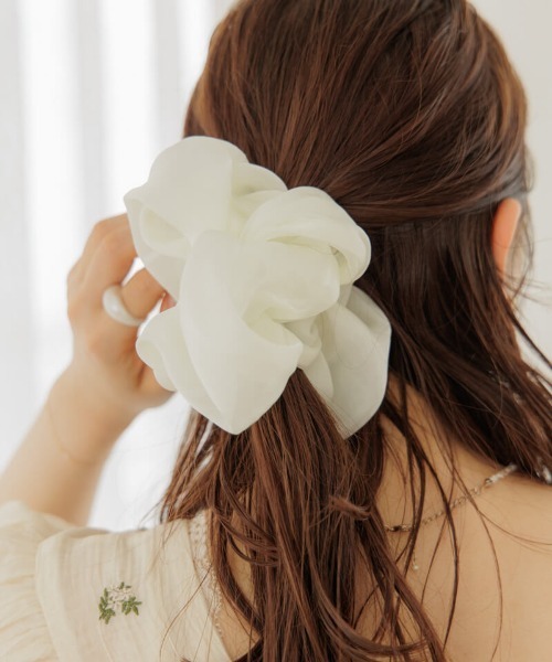 シュシュ30706ざっくりとしたボタニカル　花❣️ シュシュ30706ざっくりとしたボタニカル 花❣️ シュシュ30706ざっくり