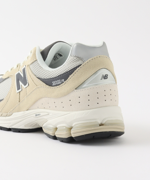 NEW BALANCE（ニューバランス）の「NEW BALANCE (ニューバランス) M2002RFA（スニーカー・メンズ・ベージュ系その他・25.5cm/26cm/26.5cm/27cm/27.5cm/28cm/28.5cm）」の5枚目の写真