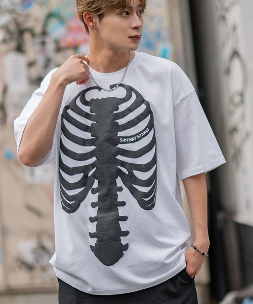SIDEWAY STANCE(サイドウェイスタンス)の「【SIDEWAY STANCE】オリジナル グラフィック プリント 半袖Tシャツ(Tシャツ/カットソー・メンズ・グレー系2/ホワイト系2/グレー/ブラック/ブラック系2/パープル系/レッド系2/レッド系1/ホワイト系1/ホワイト系/グレー系1/ブラック系1/レッド/ホワイト/ブラック系/ブラック系3/ホワイト系3/ブラック系6/ホワイト系4/ホワイト系6/ブラック系その他6/ブラック系5/グレー系5/カーキ系4/ホワイト系5/ブラック系4・X-LARGE/LARGE/MEDIUM/SMALL)」の6枚目の写真