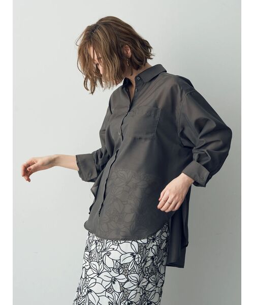 YECCA VECCA（イェッカヴェッカ）の「サイドスリットシアーシャツ（シャツ/ブラウス・レディース・チャコールグレー/アイボリー/サーモンピンク・FREE）」の9枚目の写真