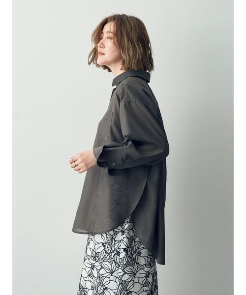 YECCA VECCA（イェッカヴェッカ）の「サイドスリットシアーシャツ（シャツ/ブラウス・レディース・チャコールグレー/アイボリー/サーモンピンク・FREE）」の10枚目の写真