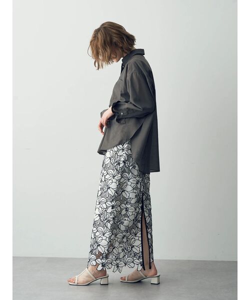 YECCA VECCA（イェッカヴェッカ）の「サイドスリットシアーシャツ（シャツ/ブラウス・レディース・チャコールグレー/アイボリー/サーモンピンク・FREE）」の15枚目の写真