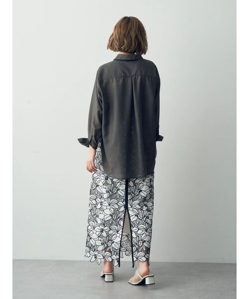 YECCA VECCA（イェッカヴェッカ）の「サイドスリットシアーシャツ（シャツ/ブラウス・レディース・チャコールグレー/アイボリー/サーモンピンク・FREE）」の16枚目の写真