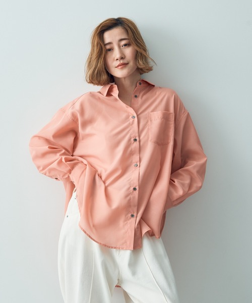 YECCA VECCA（イェッカヴェッカ）の「サイドスリットシアーシャツ（シャツ/ブラウス・レディース・チャコールグレー/アイボリー/サーモンピンク・FREE）」の2枚目の写真