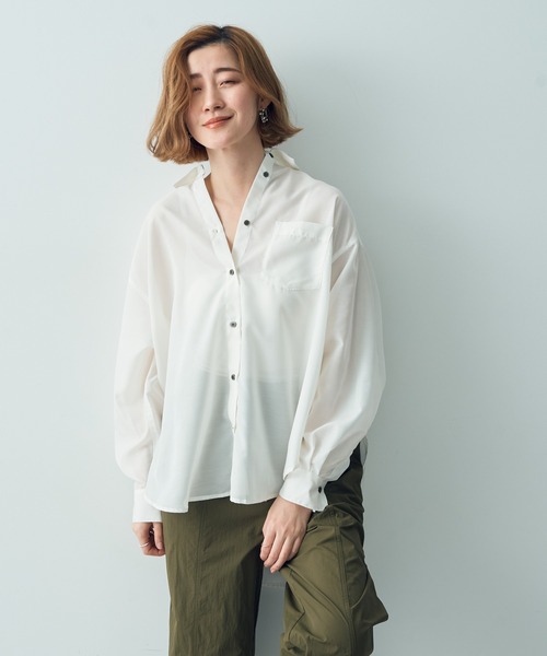 YECCA VECCA（イェッカヴェッカ）の「サイドスリットシアーシャツ（シャツ/ブラウス・レディース・チャコールグレー/アイボリー/サーモンピンク・FREE）」の4枚目の写真