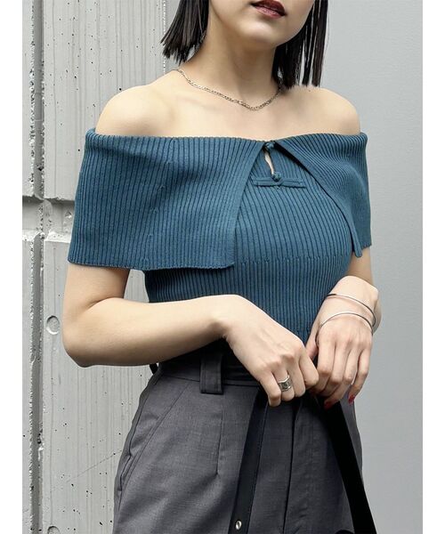 MURUA(ムルーア)の「オフショルチャイナボタンニット(ニット/セーター・レディース・オレンジ/アイボリー/グレー/ブルー・FREE)」の4枚目の写真