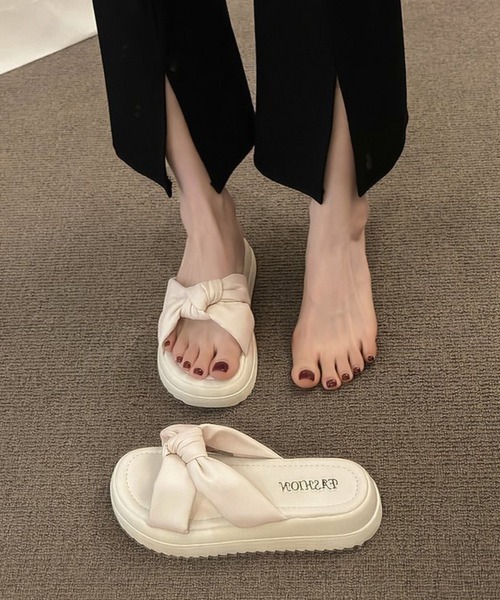 Miniministore(ミニミニストア)の「厚底サンダル ミュールサンダル 美脚 夏(サンダル・レディース・ブラック/アイボリー・24.5cm/24.0cm/23.5cm/23.0cm/22.5cm)」の4枚目の写真