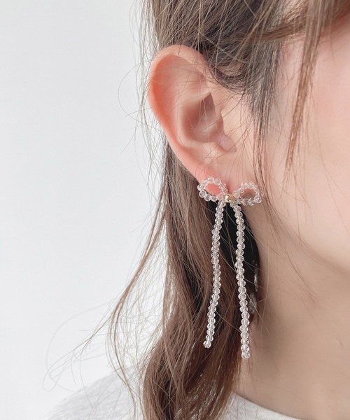 AS KNOW AS plus(アズノゥアズプラス)の「ビーズリボンイヤーアクセサリー(ピアス・イヤリング)(ピアス(両耳用)・レディース・ホワイト系1/シルバー系1/その他/シルバー/その他1/ホワイト・FREE)」の6枚目の写真