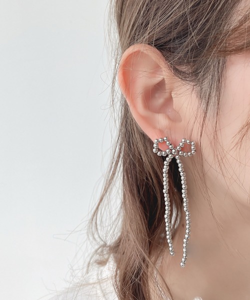 AS KNOW AS plus(アズノゥアズプラス)の「ビーズリボンイヤーアクセサリー(ピアス・イヤリング)(ピアス(両耳用)・レディース・ホワイト系1/シルバー系1/その他/シルバー/その他1/ホワイト・FREE)」の19枚目の写真