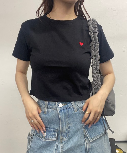 ROGER AND RAW(ロジャーアンドロウ)の「ハートモチーフシンプルTシャツ(Tシャツ/カットソー・レディース・ホワイト/ブラック・FREE)」の2枚目の写真