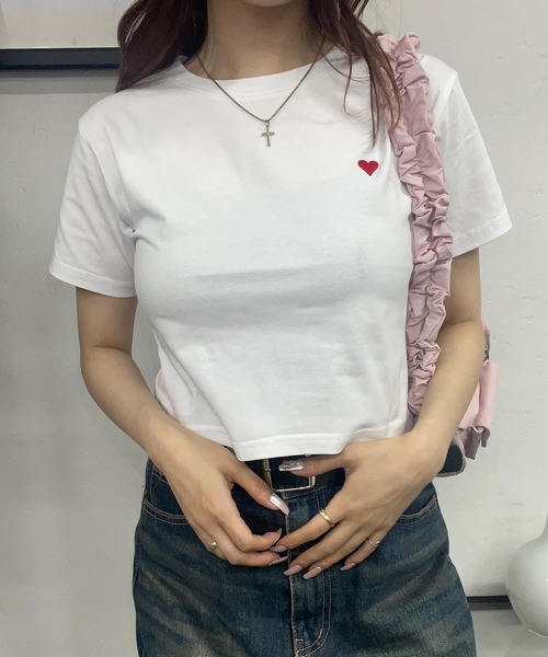 ROGER AND RAW(ロジャーアンドロウ)の「ハートモチーフシンプルTシャツ(Tシャツ/カットソー・レディース・ホワイト/ブラック・FREE)」の3枚目の写真