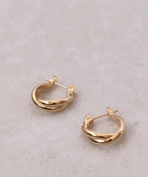 Three Four Time（ｽﾘｰﾌｫｰﾀｲﾑ）の「スクリューフープK18ポストピアス（ピアス（両耳用）・レディース・ゴールド/シルバー・FREE）」の3枚目の写真