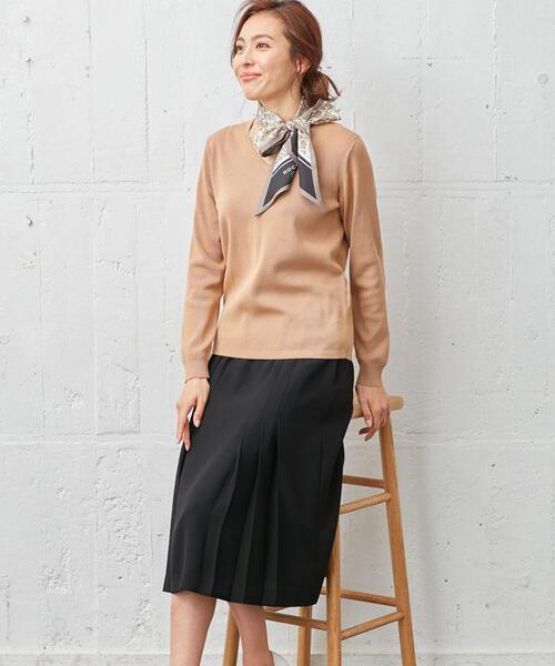 Leilian(レリアン)の「Vネックニットプルオーバー【ROCHAS Premiere】(ニット/セーター・レディース・ライトブラウン/ブラック・11/13)」の5枚目の写真