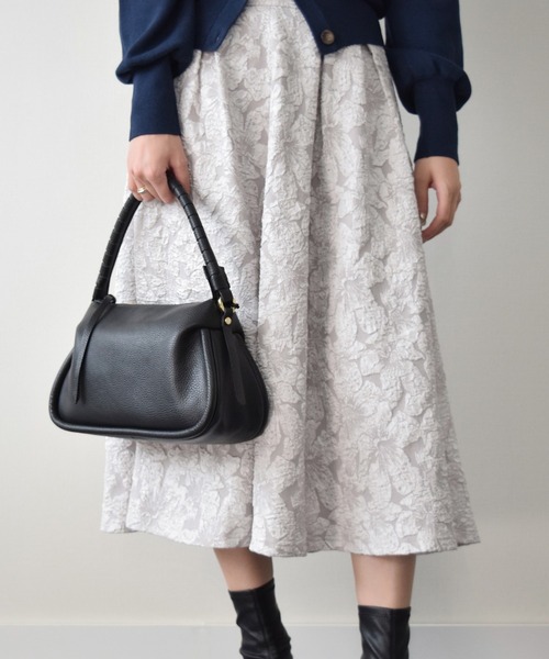 LORISTELLA(ロリステッラ)の「【LORISTELLA】ミディアムサイズシュリンクレザーバッグ(Q46343)(ハンドバッグ・レディース・グレイッシュベージュ/ブラック・ALL)」の1枚目の写真