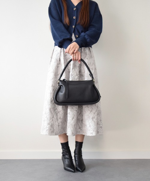 LORISTELLA(ロリステッラ)の「【LORISTELLA】ミディアムサイズシュリンクレザーバッグ(Q46343)(ハンドバッグ・レディース・グレイッシュベージュ/ブラック・ALL)」の11枚目の写真