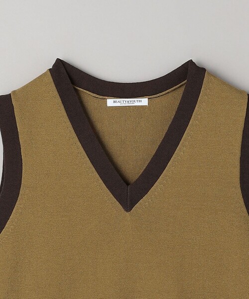 BEAUTY&YOUTH UNITED ARROWS（ビューティーアンドユースユナイテッドアローズ）の「ライン ニットベスト（ベスト・レディース・オリーブ/ダークブラウン・FREE）」の13枚目の写真