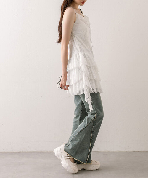 OLIVE des OLIVE（オリーブデオリーブ）の「美脚フレアストレッチデニムパンツ（その他パンツ・レディース・サックスブルー/ネイビー・MEDIUM/SMALL）」の4枚目の写真