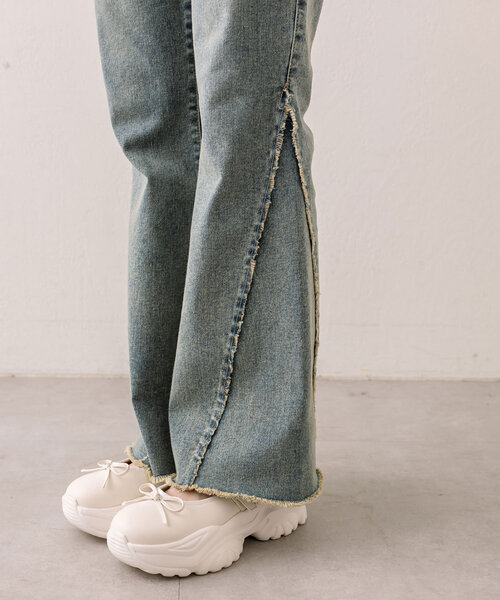 OLIVE des OLIVE（オリーブデオリーブ）の「美脚フレアストレッチデニムパンツ（その他パンツ・レディース・サックスブルー/ネイビー・MEDIUM/SMALL）」の11枚目の写真