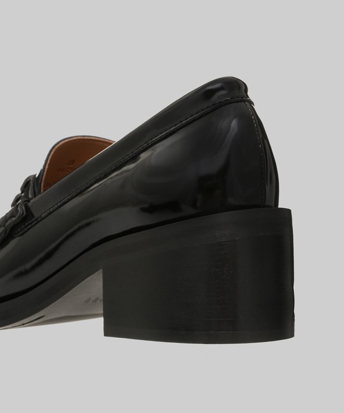GANNI（ガニー）の「Butterfly Mid Heel Loafer Patent（ローファー・レディース・ブラック・38/37/36）」の7枚目の写真