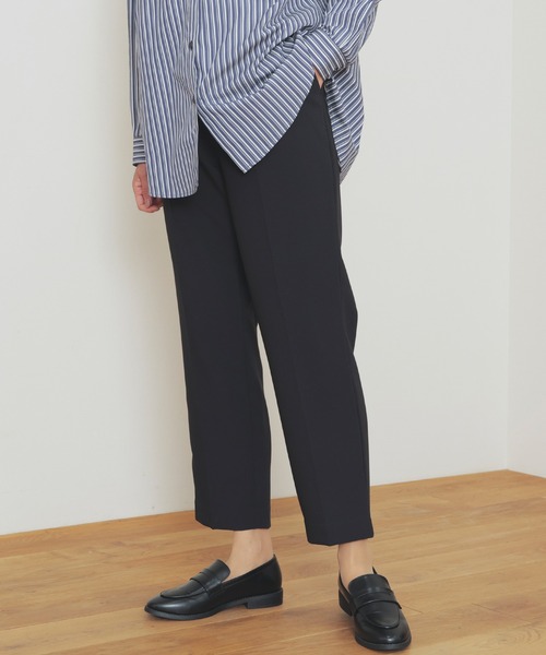 GLACIER lusso(グラシアルッソ)の「【抗菌防臭】テーパードパンツ(スラックス・レディース・チャコール/ネイビー/ベージュ/ブラック・S/M/L/LL)」の1枚目の写真