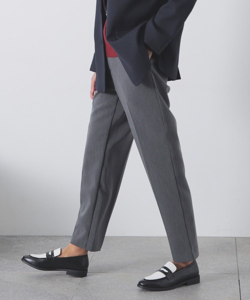 GLACIER lusso(グラシアルッソ)の「【抗菌防臭】テーパードパンツ(スラックス・レディース・チャコール/ネイビー/ベージュ/ブラック・S/M/L/LL)」の16枚目の写真