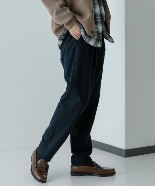 URBAN RESEARCH（アーバンリサーチ）の「WONDER SHAPEタックイージーPANTS（その他パンツ・メンズ・ブラック/ライトグレー/ネイビー・SMALL/MEDIUM/LARGE）」の6枚目の写真