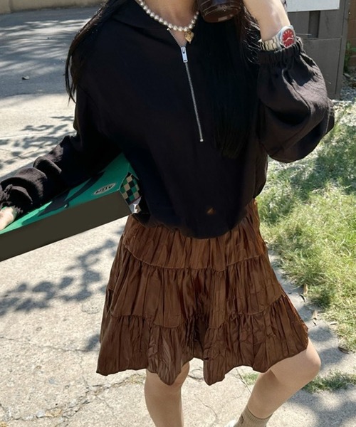 LYEON(リヨン)の「フェイクレザーティアードスカート(スカート・レディース・ブラウン/ブラック・FREE)」の3枚目の写真