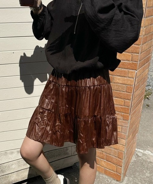 LYEON(リヨン)の「フェイクレザーティアードスカート(スカート・レディース・ブラウン/ブラック・FREE)」の14枚目の写真
