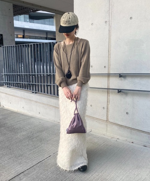 ISOOK（アイスー）の「深Vネックレイヤードニット(kiharu select) / セット販売 2ピース アメリカンスリーブ レイヤードニット（ニット/セーター・レディース・ブラック/ブラウン・FREE）」の4枚目の写真