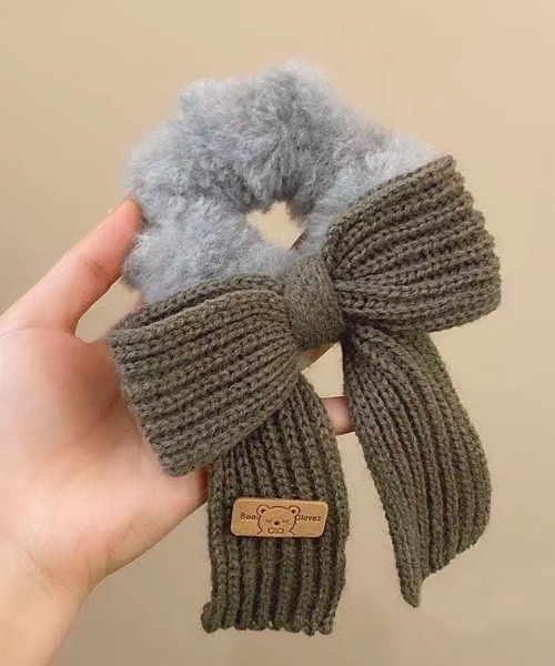 VIBGYOR Women（ヴィブジョー　ウィメン）の「【urge select】ニットリボン×ファーシュシュ（シュシュ・レディース・ブラウン/ブルー/カーキ/アイボリー/ダークブラウン/ピンク・FREE）」の4枚目の写真