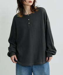 前後２ＷＡＹワッフル素材ヘンリーネックトップス［Soiunique］
