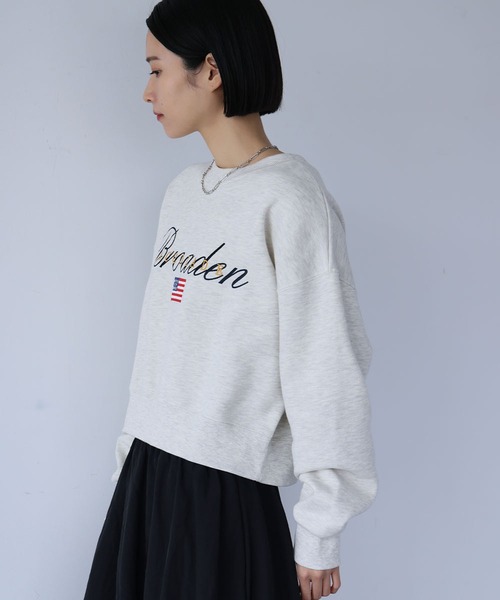 Ampirula（アンピルーラ）の「ロゴ×国旗刺繍 裏起毛ショート丈 スウェット トレーナー プルオーバー【洗える】（スウェット・レディース・ライトグレー/ネイビー・FREE）」の15枚目の写真