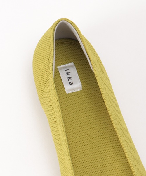ikka（イッカ）の「【洗える】ニットペタンコパンプス（パンプス・レディース・ライトグレー/ブラック/イエロー・M/L）」の9枚目の写真