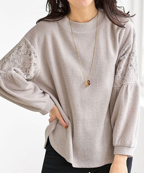 BELLUNA PLUS(ベルーナ)の「ふんわり起毛素材袖レース使いプルオーバー(Tシャツ/カットソー・レディース・グレイッシュベージュ/エメラルド/チャコール・MEDIUM/X-LARGE/LARGE)」の2枚目の写真