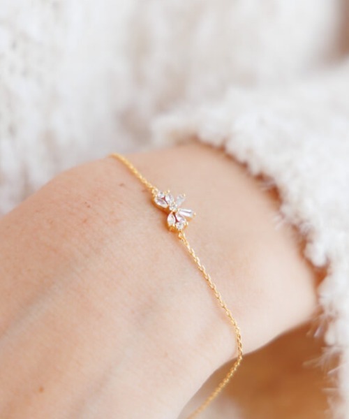 flower(フラワー)の「ビジューリボンブレスレット(ブレスレット・レディース・ゴールド/シルバー・FREE)」の2枚目の写真