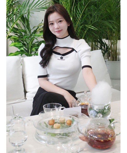 MERCURYDUO（マーキュリーデュオ）の「【MARY QUANTコラボ】バイカラーカットアウトリブニット（ニット/セーター・レディース・オフホワイト/ライトグレー/ライトブルー・FREE）」の6枚目の写真