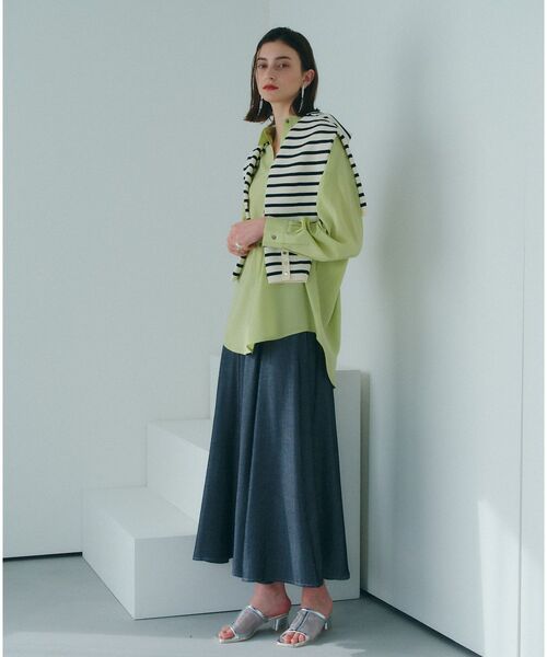 YECCA VECCA（イェッカヴェッカ）の「シャンブレーマーメイドスカート